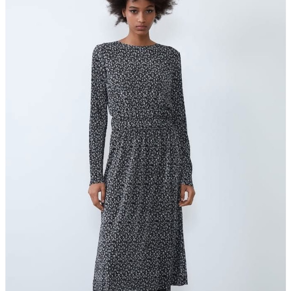 🆕 Zara Pleated Floral Midi Dress